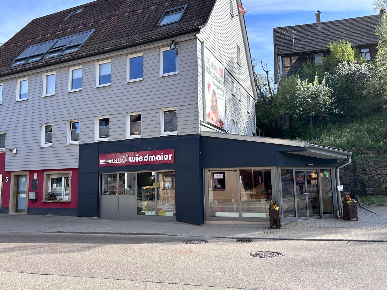 Hochwertige Fleisch- und Wurstwaren aus eigener Herstellung
