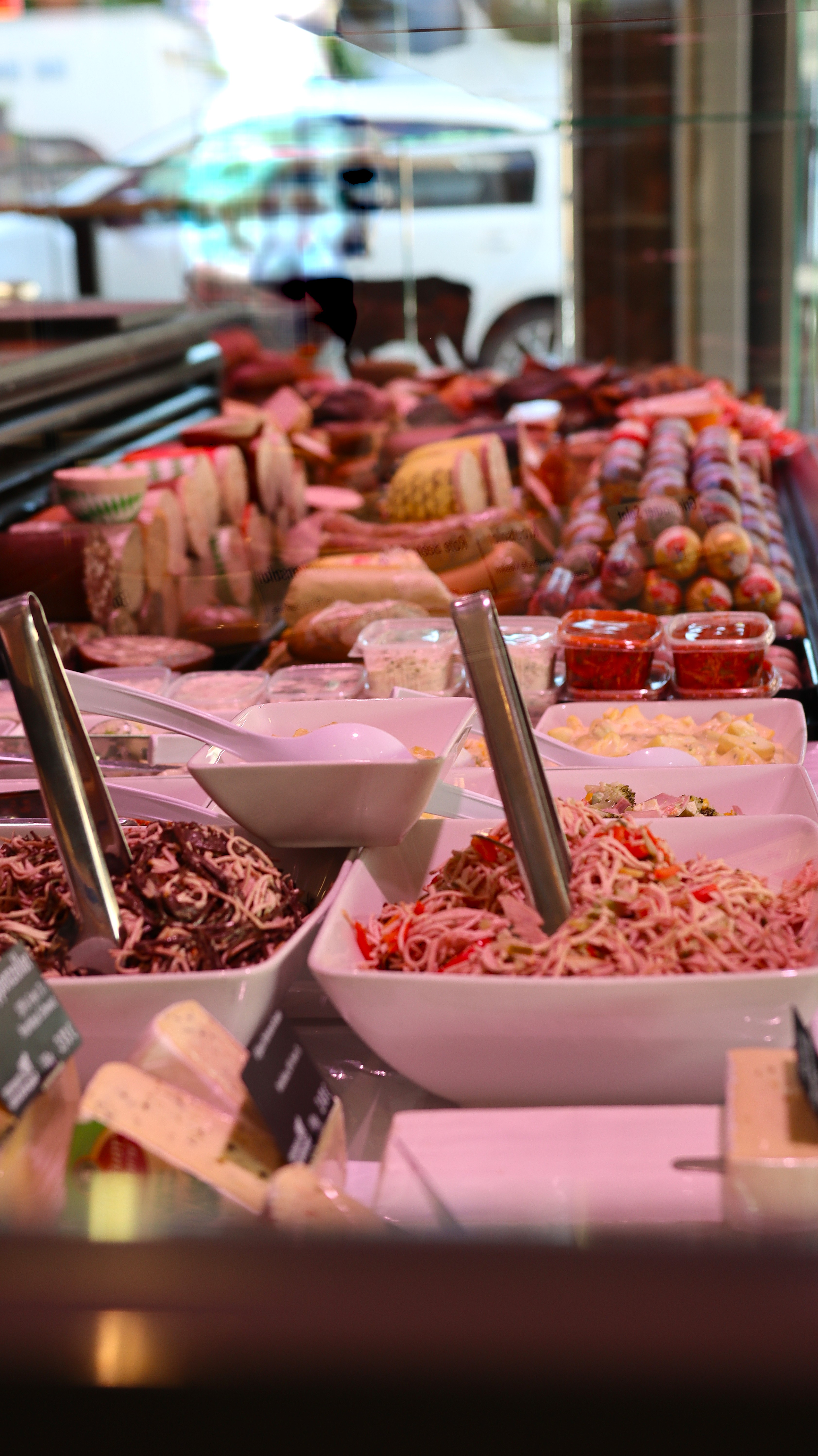 Hausgemachte Wurstwaren der Metzgerei Wiedmaier